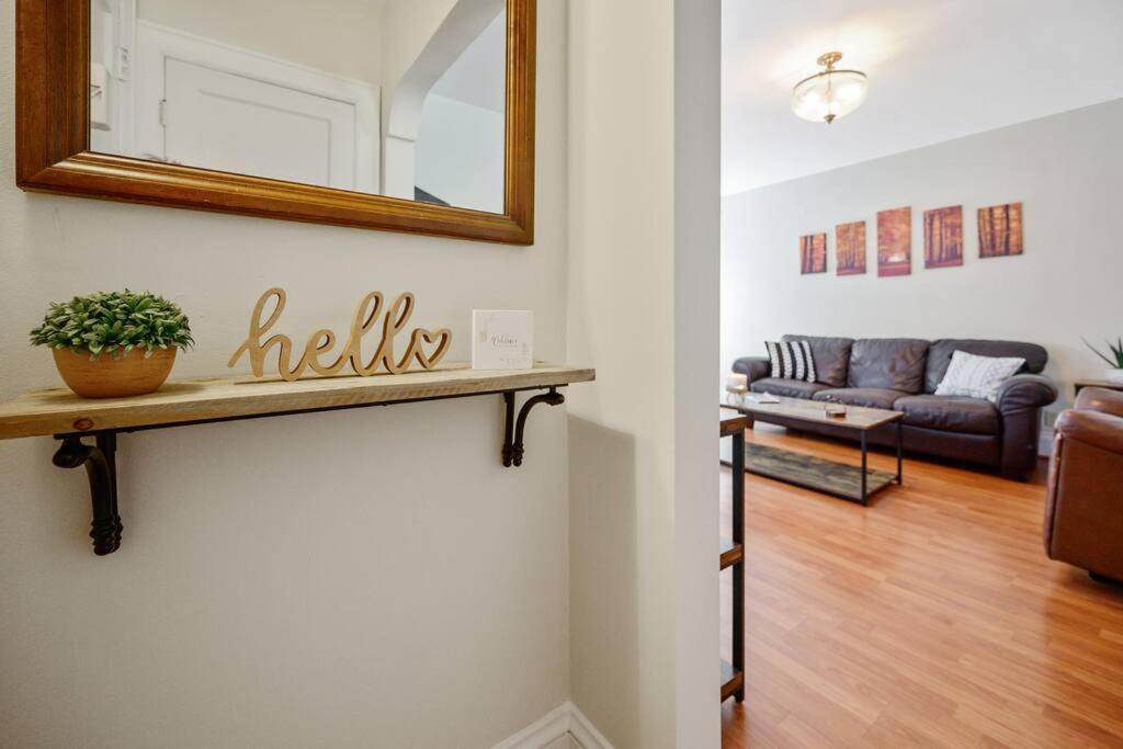 Center St Retreat - 1 Block From Downtown! Holiday home *