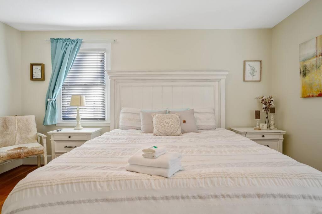 Holiday home Center St Retreat - 1 Block From Downtown!