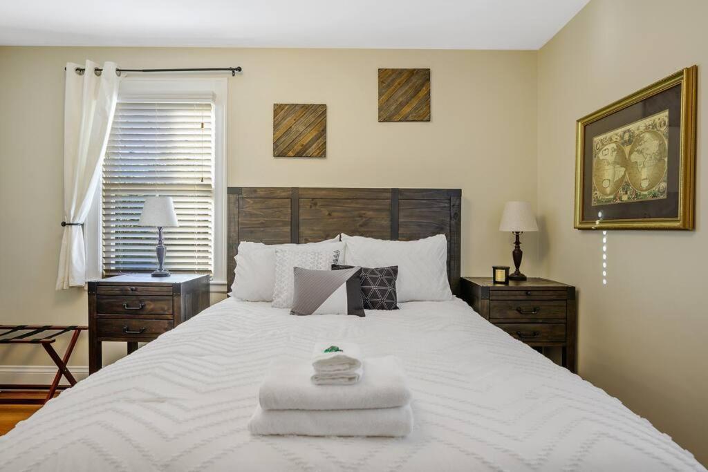 Holiday home Center St Retreat - 1 Block From Downtown! Apex